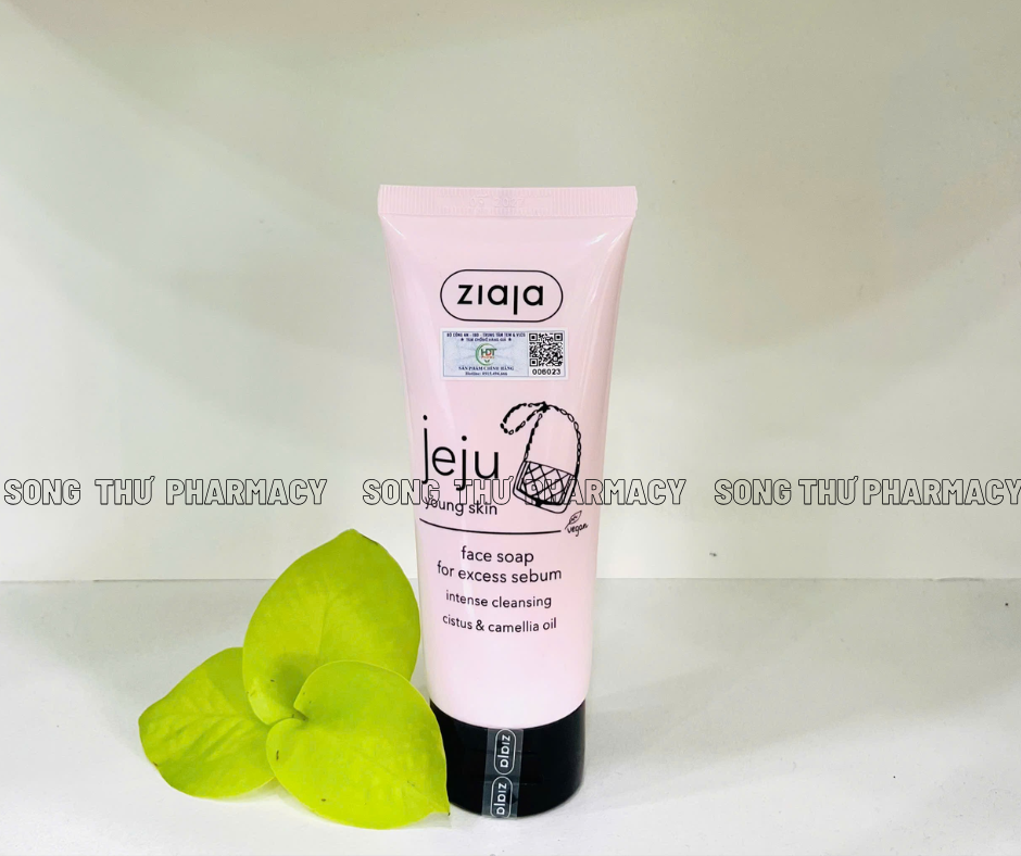 ZIAJA JEJU WHITE FACE SOAP FOR EXCESS SEBUM - SỮA RỬA MẶT KIỀM DẦU